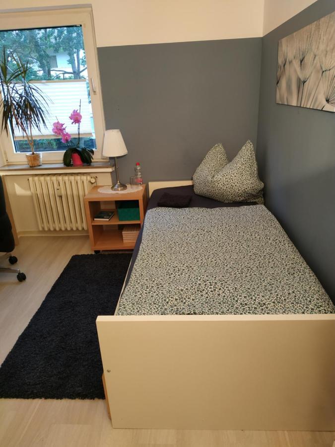 Bed & Breakfast Bonn 24 Mai Bis14 Juni Mit Hund In Der Wohnung Exteriör bild